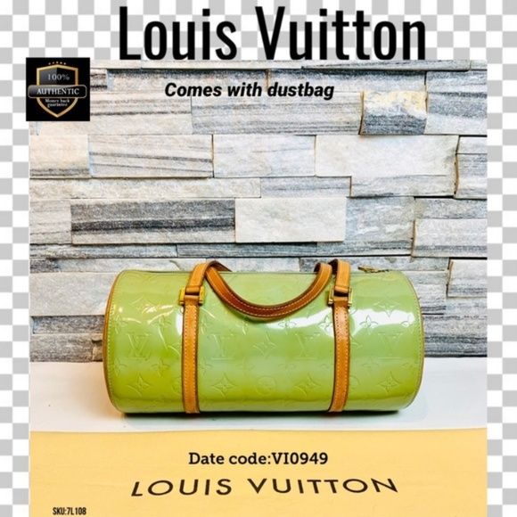 Louis Vuitton Handbags - Louis Vuitton Shoulder bag Bedford vernis green